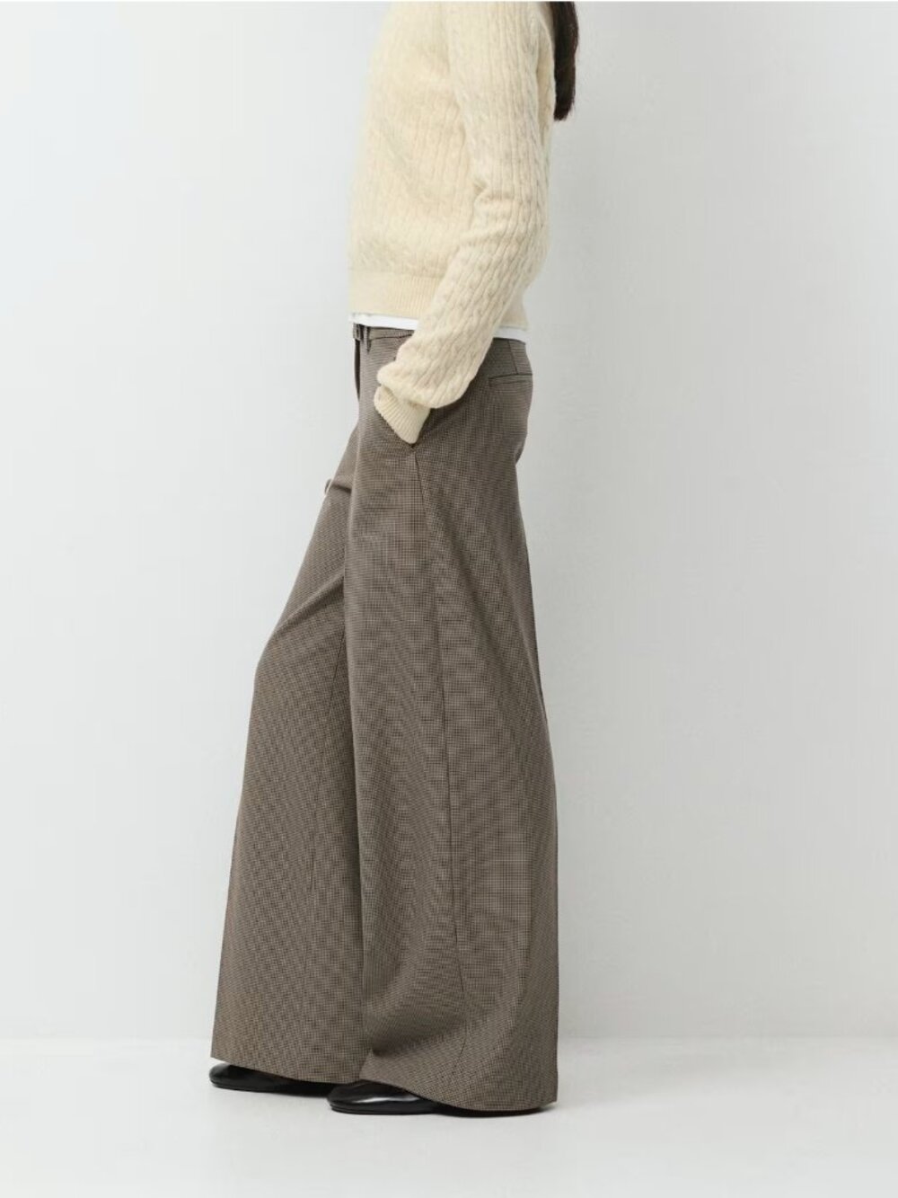 Aritzia Nottingdale Pant in brown and black houndstooth - Picture 2 of 6